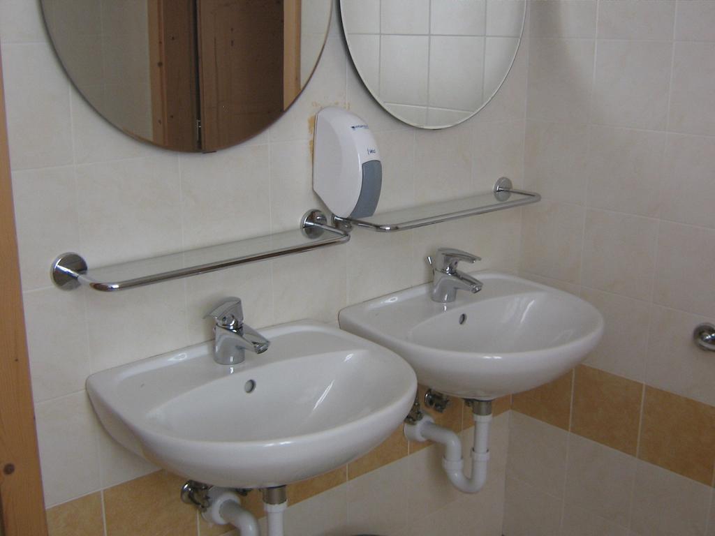 Taxus Hostel Pieve Tesino Стая снимка